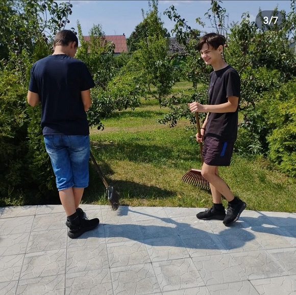 Уборка памятника